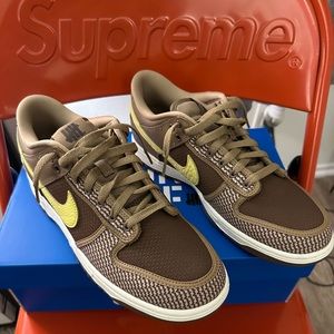 Nike Dunk Low SP / Undefeated size 9.5